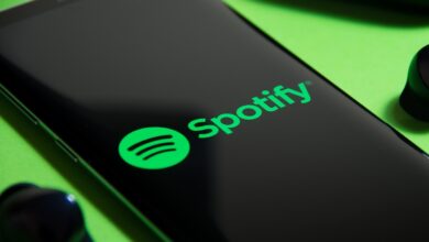 Spotify adds sharign timestamped links for podcasts and other social sharing features