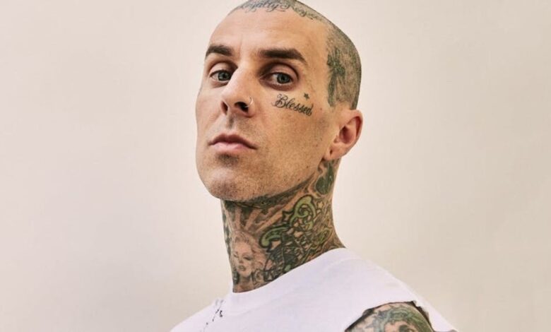 Travis Barker says he wouldn't be sober if not for the 2008 plane crash