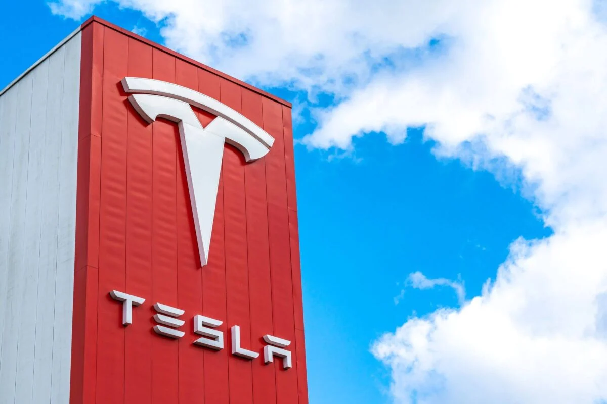 Tesla (TSLA) Negotiates $2.9B Solar Equipment Purchase From Chinese Manufacturers