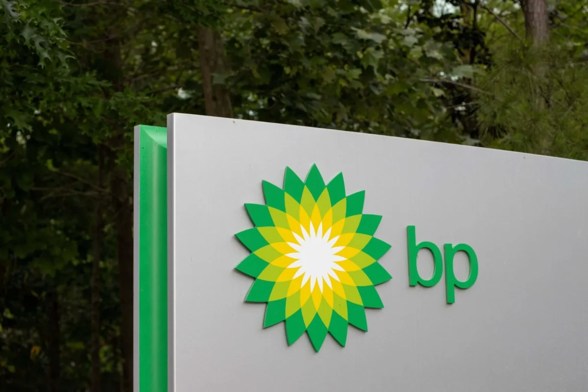 UBS Elevates BP (BP) to Buy Rating Following Leadership Transition and Restructuring Strategy