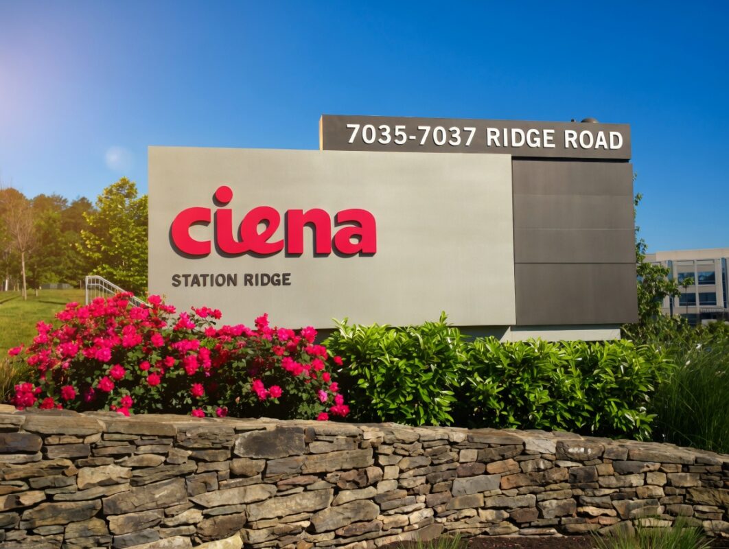 Ciena (CIEN) Stock Soars 100% YTD as Analysts Set $550 Target on AI Networking Boom