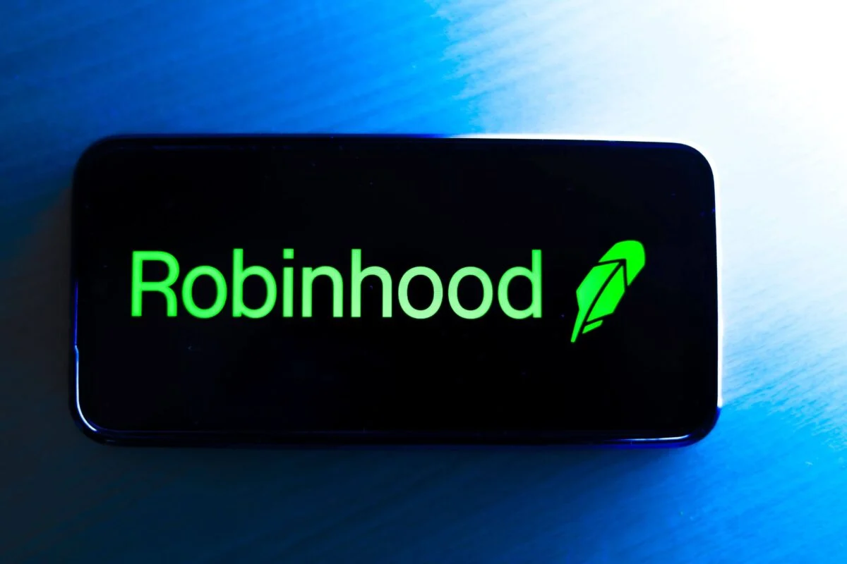 Robinhood (HOOD) Stock Jumps 6% Following SEC’s Historic PDT Rule Elimination