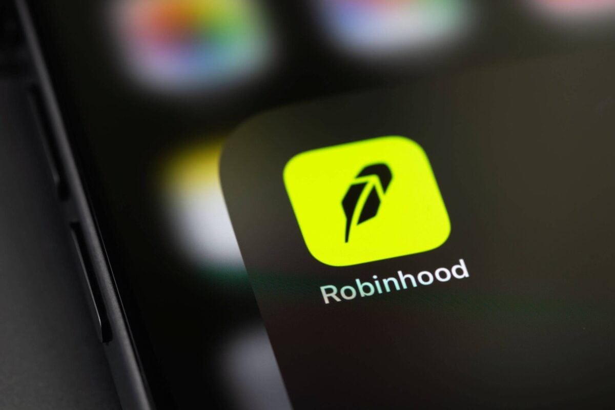 Robinhood (HOOD) Expands Prediction Markets While Eliminating Risky Contract Types